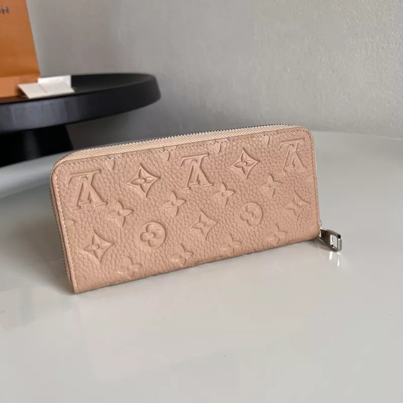 Louis Vuitton AAA Quality Card Case Popular 5786