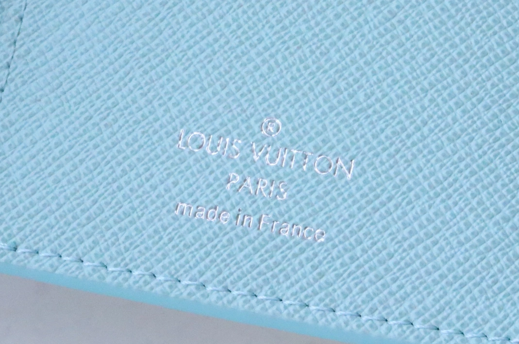 Louis Vuitton AAA Quality Card Case Practical 2185