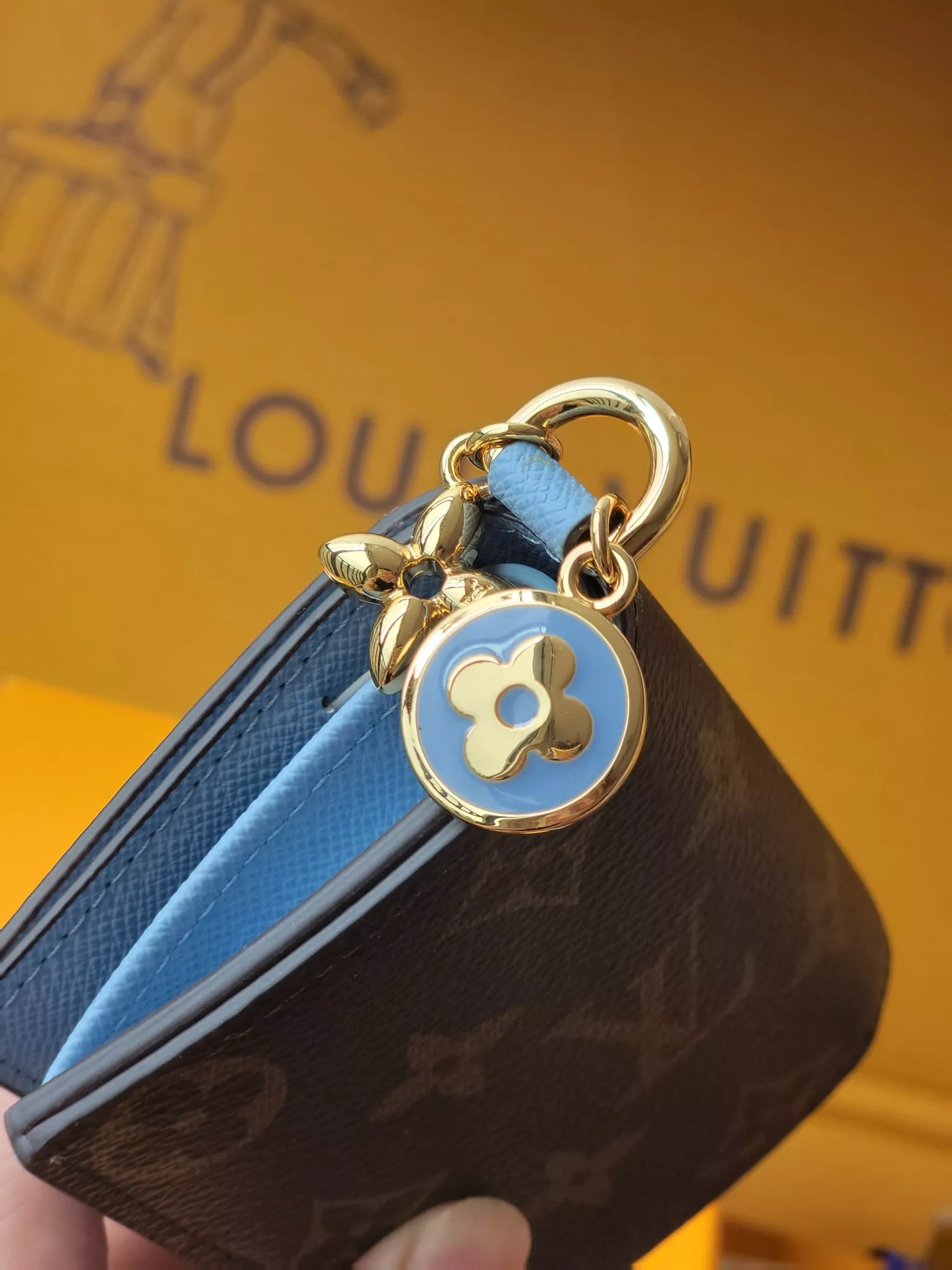 Louis Vuitton AAA Quality Card Case Resilient 131