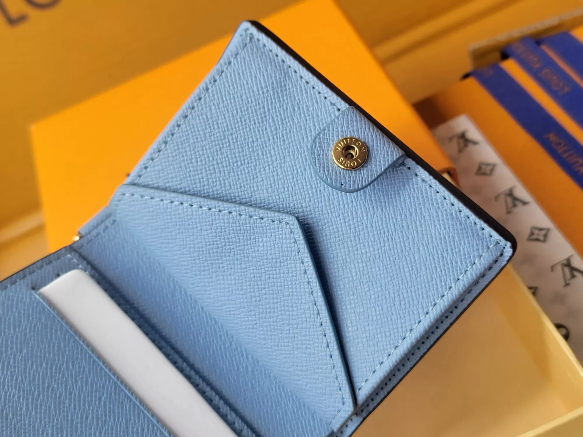 Louis Vuitton AAA Quality Card Case Resilient 131