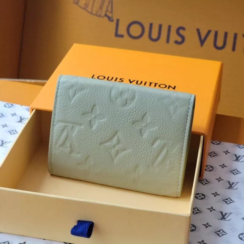 Louis Vuitton AAA Quality Card Case Resilient 7897