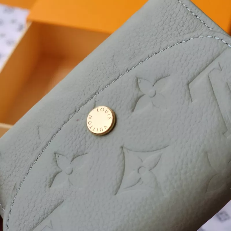 Louis Vuitton AAA Quality Card Case Resilient 7897