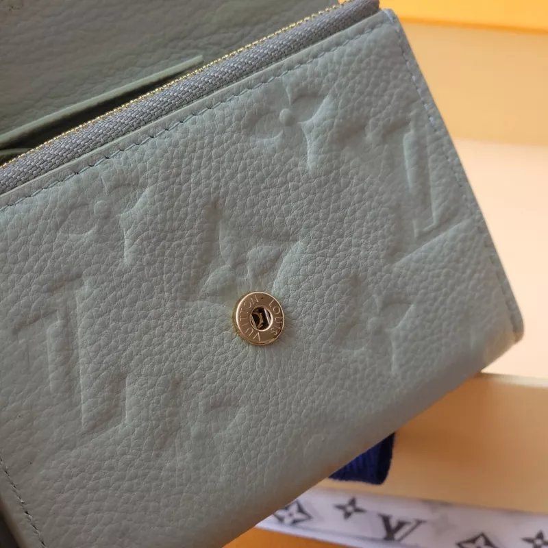 Louis Vuitton AAA Quality Card Case Resilient 7897
