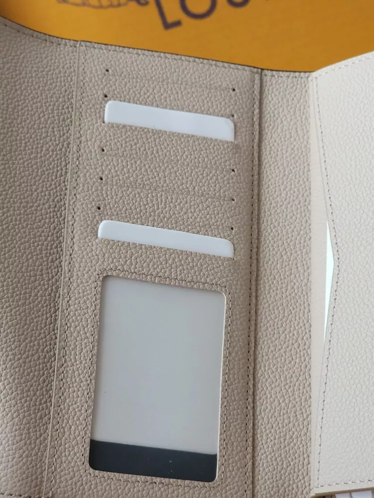 Louis Vuitton AAA Quality Card Case Sleek 1107