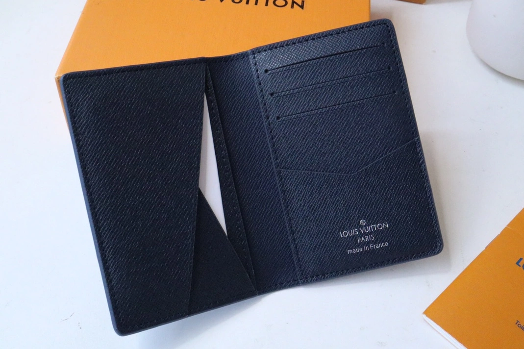 Louis Vuitton AAA Quality Card Case SmartChoice 3873