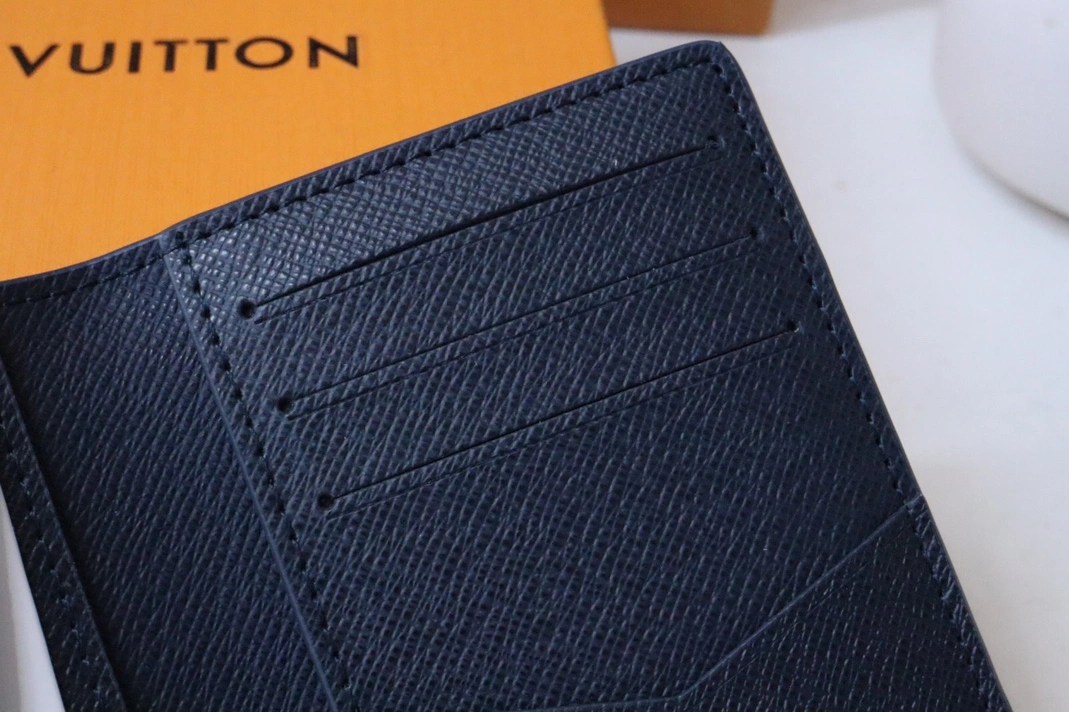 Louis Vuitton AAA Quality Card Case SmartChoice 3873