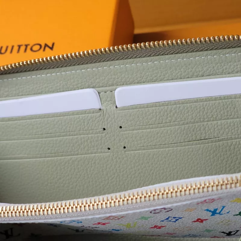 Louis Vuitton AAA Quality Card Case SmartChoice 9364