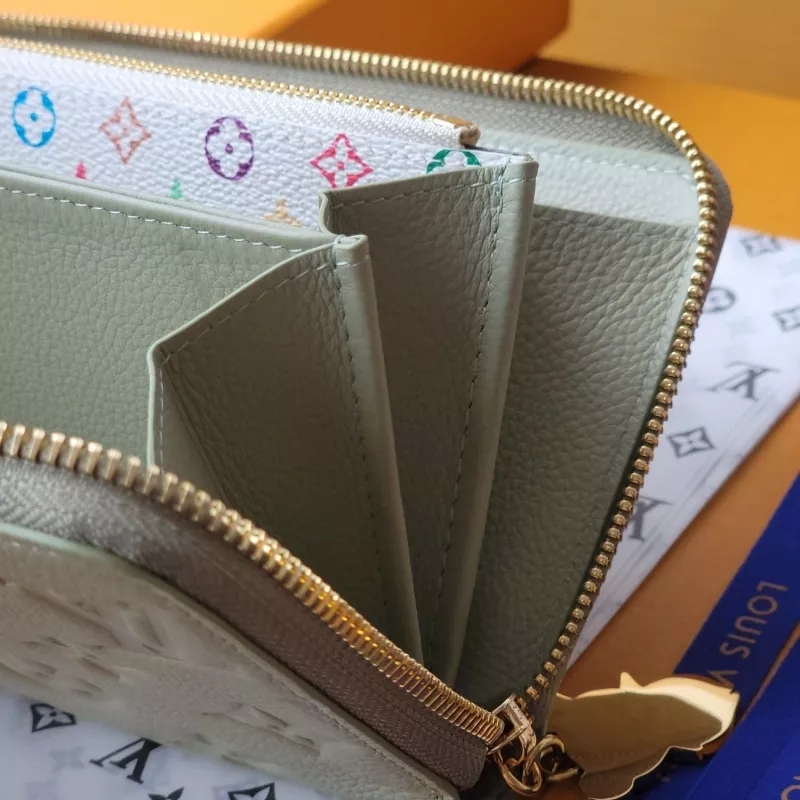 Louis Vuitton AAA Quality Card Case SmartChoice 9364