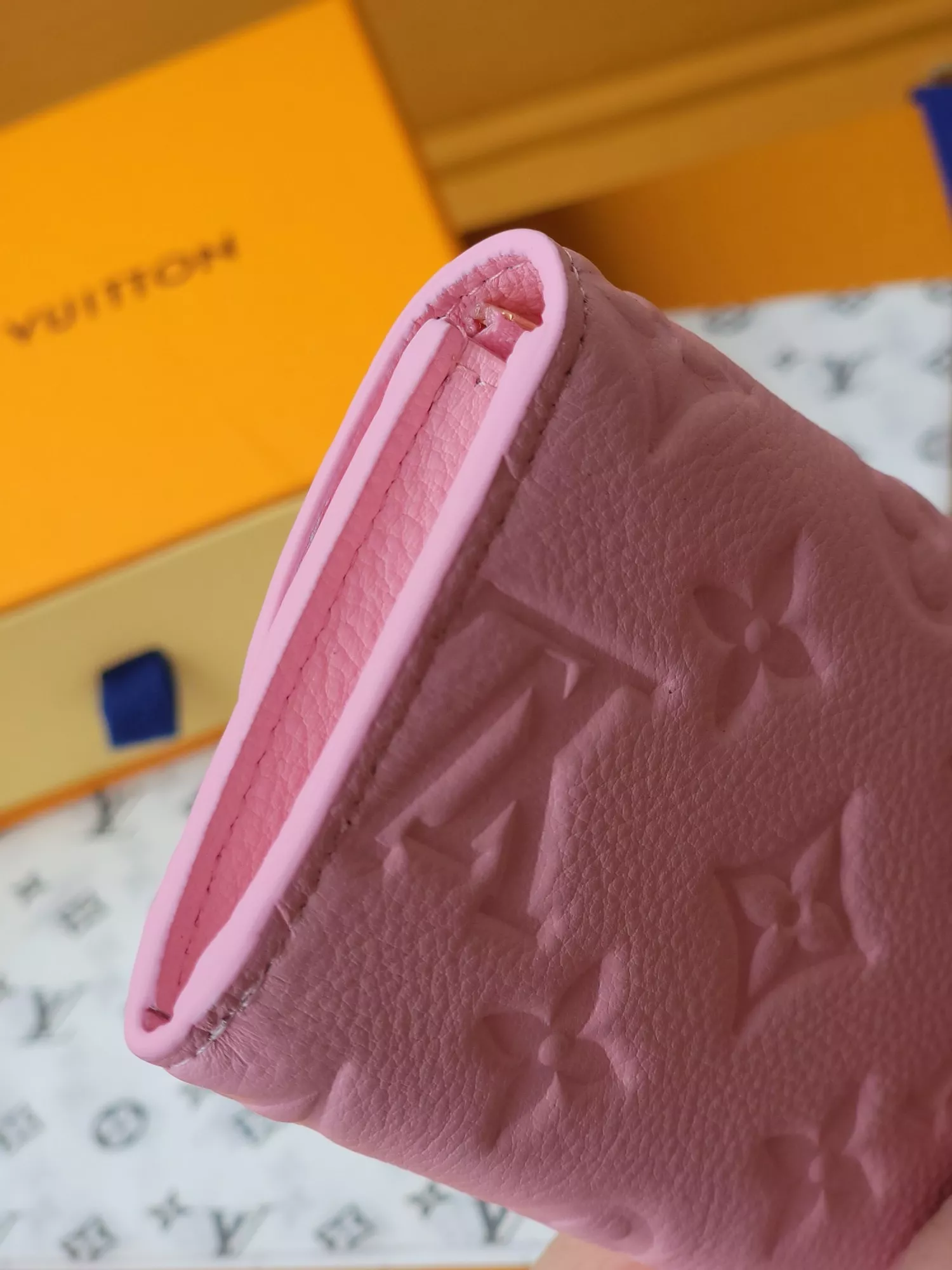 Louis Vuitton AAA Quality Card Case Soft 4463