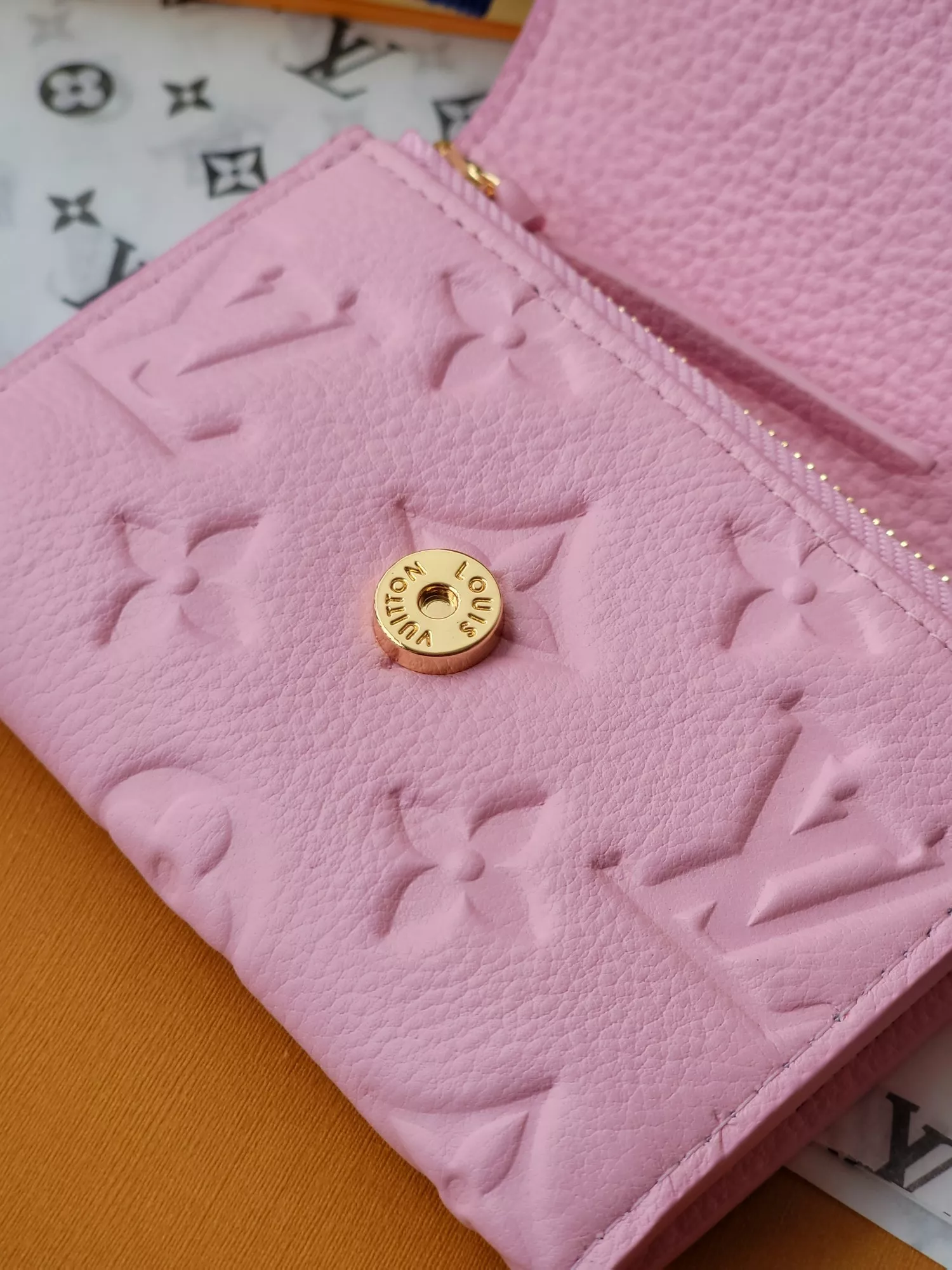 Louis Vuitton AAA Quality Card Case Soft 4463