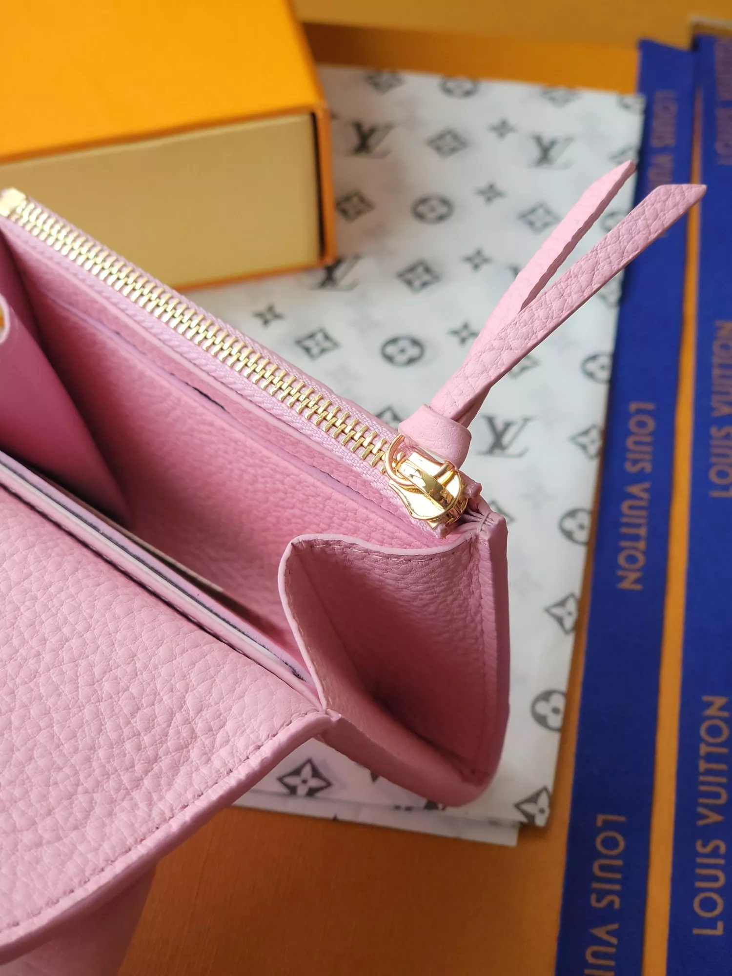 Louis Vuitton AAA Quality Card Case Soft 4463
