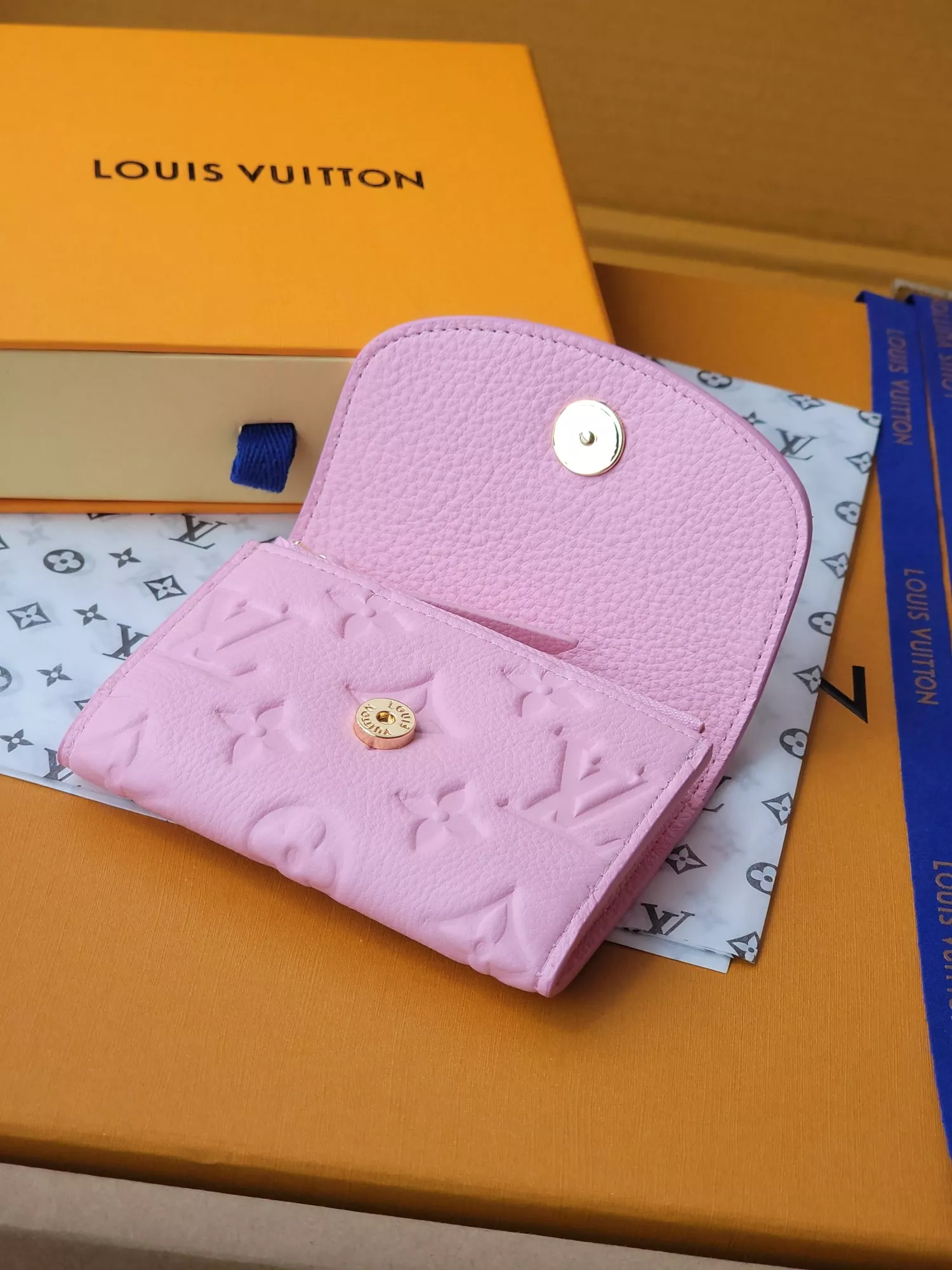 Louis Vuitton AAA Quality Card Case Soft 4463