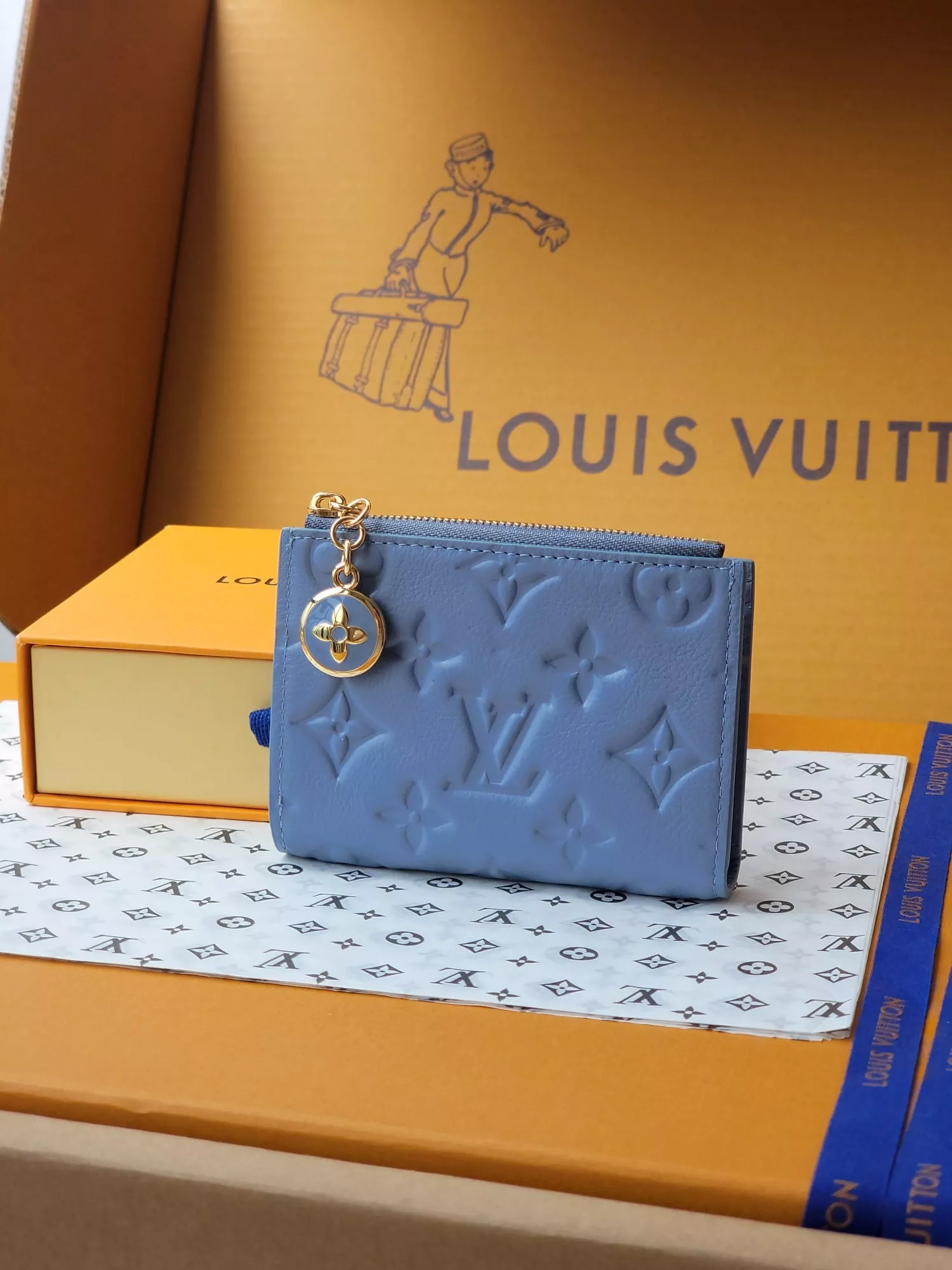 Louis Vuitton AAA Quality Card Case SportInspired 2509