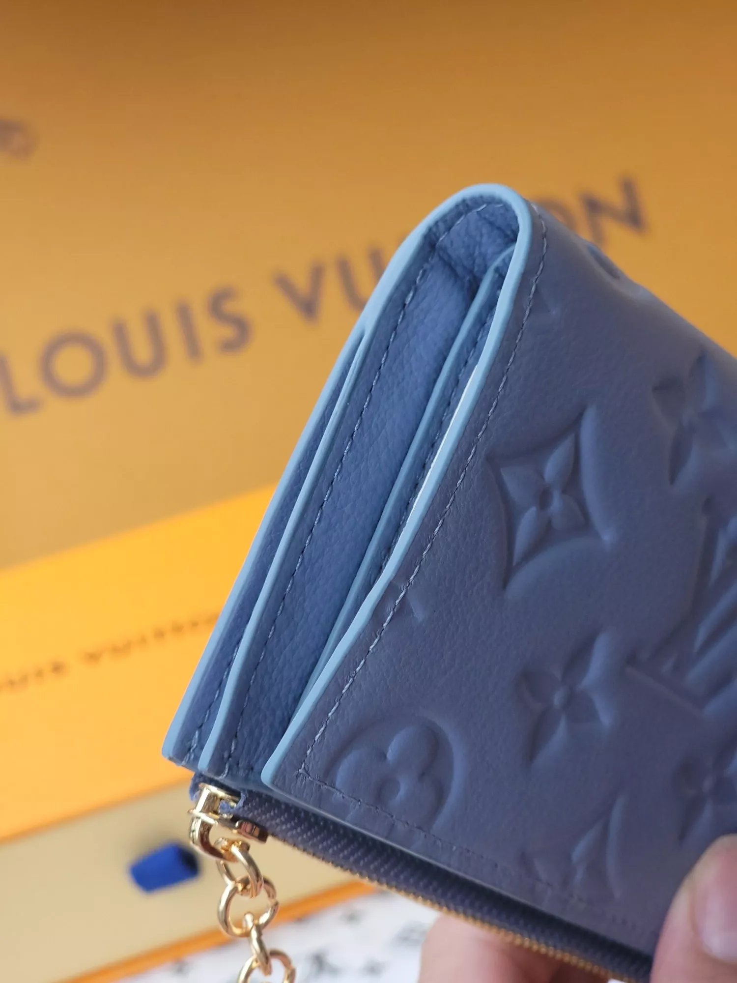 Louis Vuitton AAA Quality Card Case SportInspired 2509