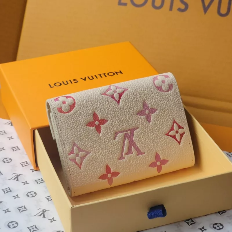 Louis Vuitton AAA Quality Card Case SportInspired 8352