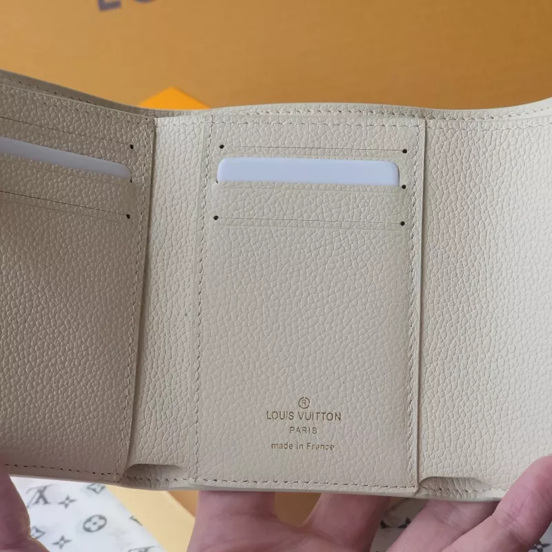 Louis Vuitton AAA Quality Card Case SportInspired 8352
