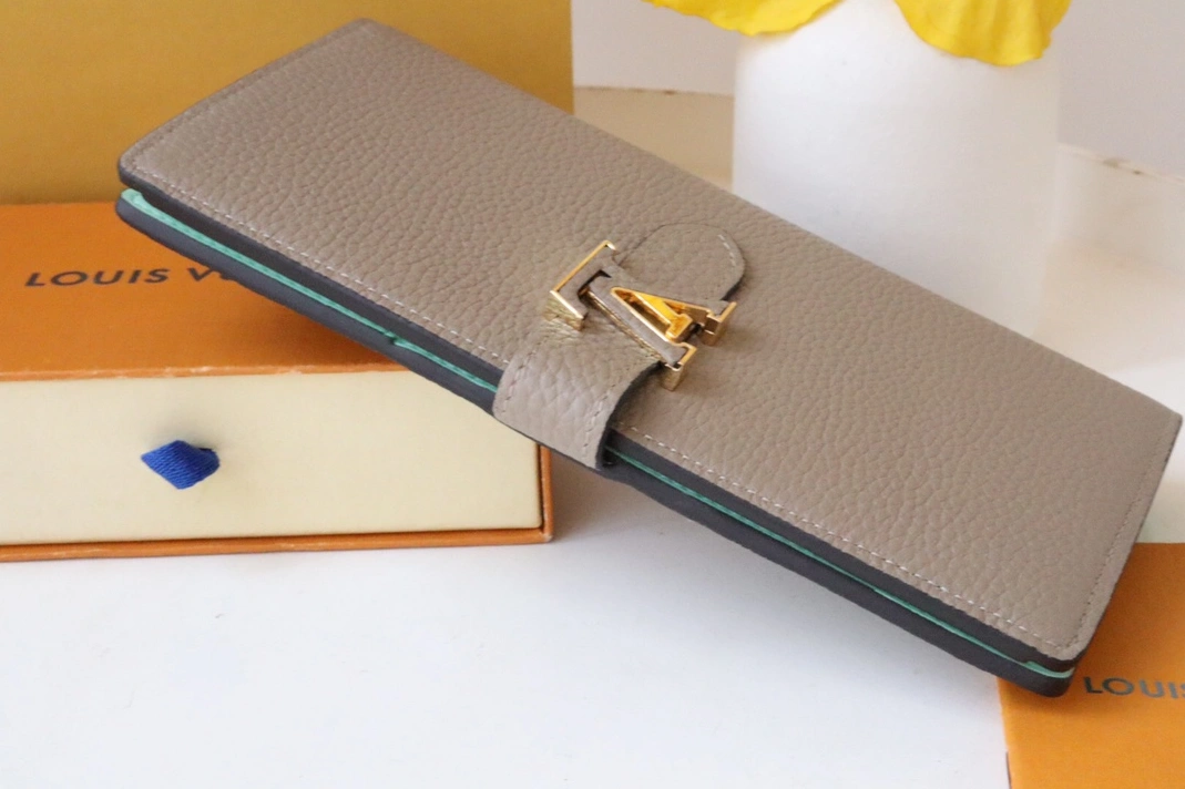 Louis Vuitton AAA Quality Card Case TopPick 3541