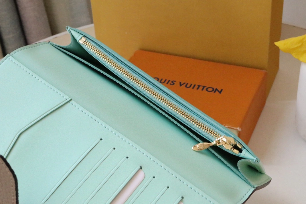 Louis Vuitton AAA Quality Card Case TopPick 3541
