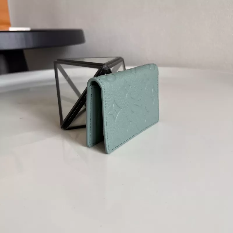 Louis Vuitton AAA Quality Card Case UrbanStyle 8466