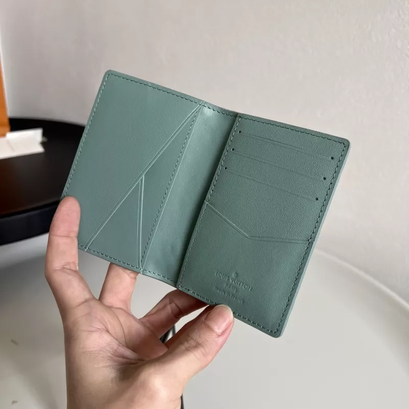 Louis Vuitton AAA Quality Card Case UrbanStyle 8466