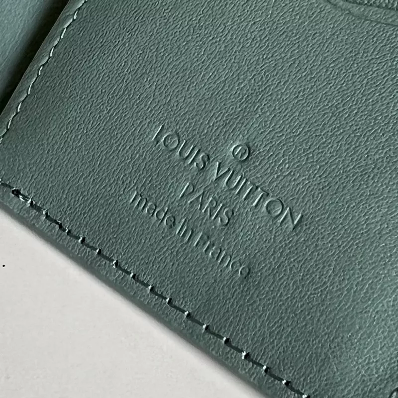 Louis Vuitton AAA Quality Card Case UrbanStyle 8466