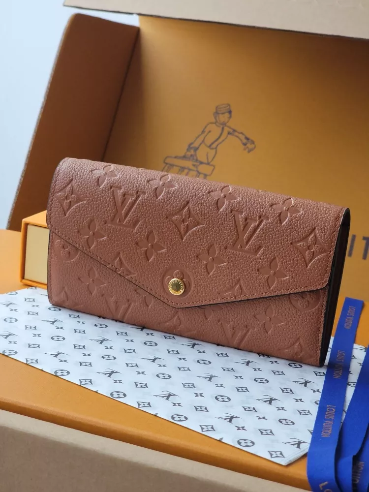 Louis Vuitton AAA Quality Card Case UrbanStyle 9446