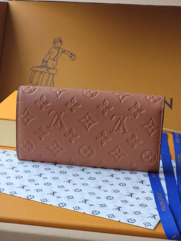 Louis Vuitton AAA Quality Card Case UrbanStyle 9446