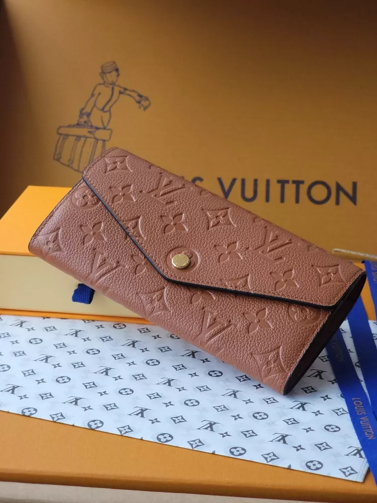 Louis Vuitton AAA Quality Card Case UrbanStyle 9446