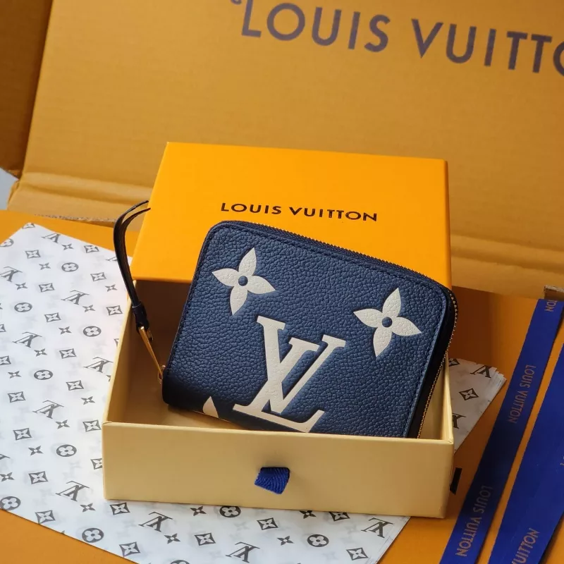 Louis Vuitton AAA Quality Card Case Versatile 4391