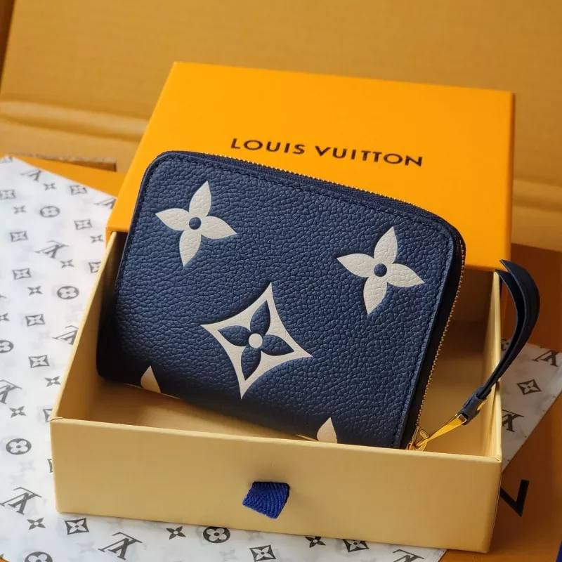 Louis Vuitton AAA Quality Card Case Versatile 4391