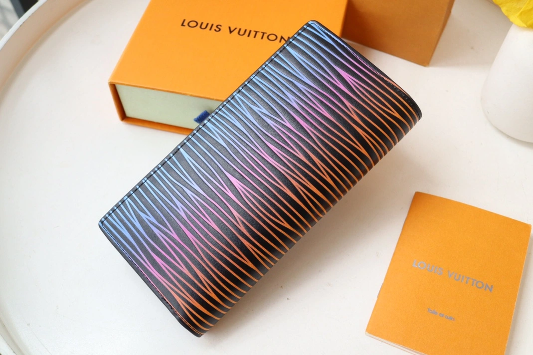 Louis Vuitton AAA Quality Card Case Versatile 7112