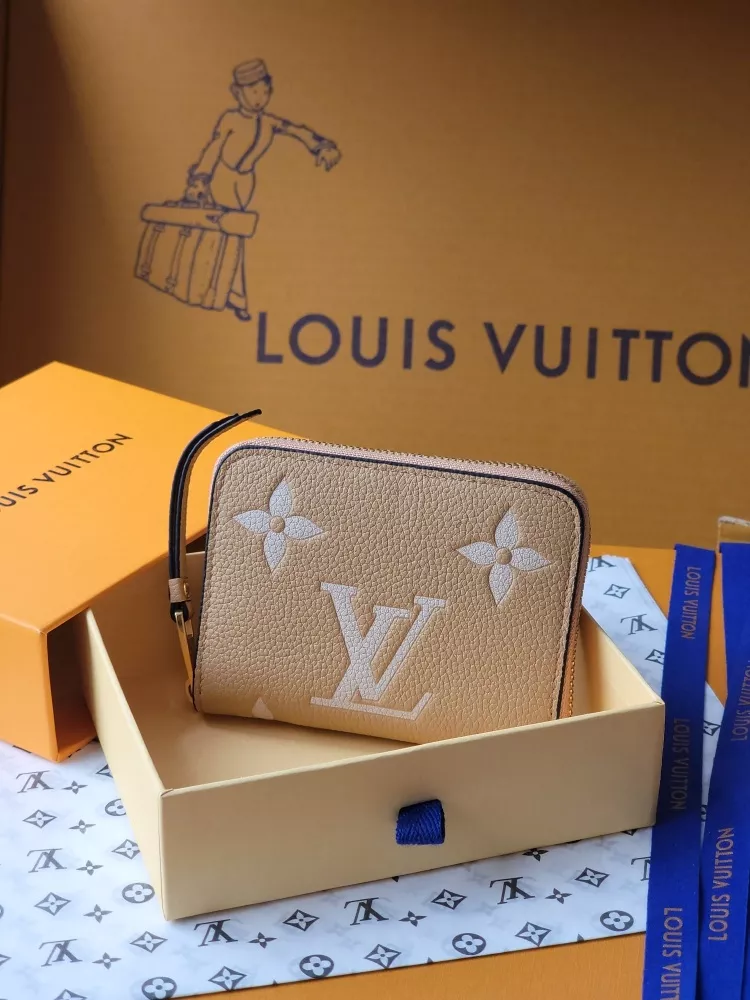 Louis Vuitton AAA Quality Card Case Vibrant 7268