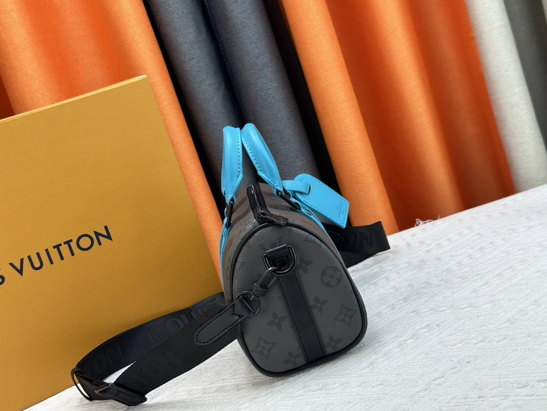 Louis Vuitton AAA Quality Handbags For Unisex EasyMatch 9623