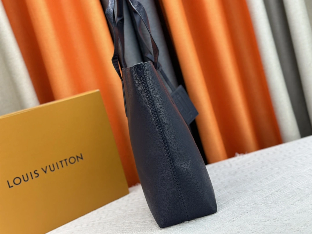 Louis Vuitton AAA Quality Handbags For Unisex Timeless 1521