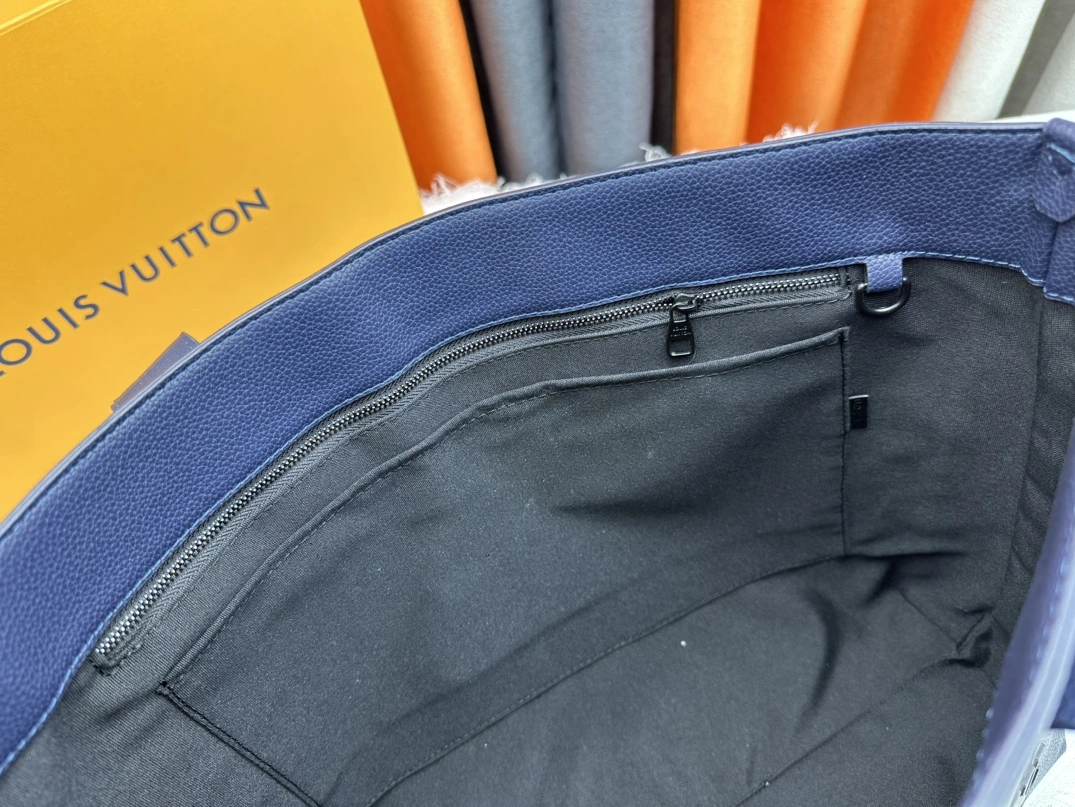 Louis Vuitton AAA Quality Handbags For Unisex Timeless 1521
