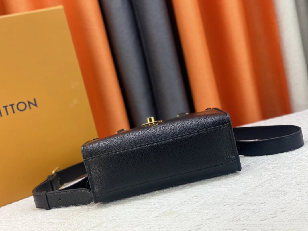 Louis Vuitton AAA Quality Handbags For Women Affordable 3885