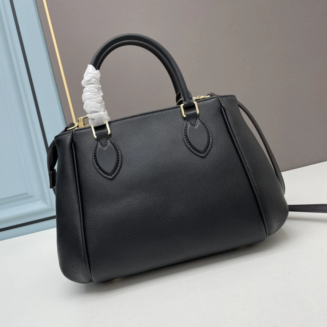 Louis Vuitton AAA Quality Handbags For Women AllSeason 7140