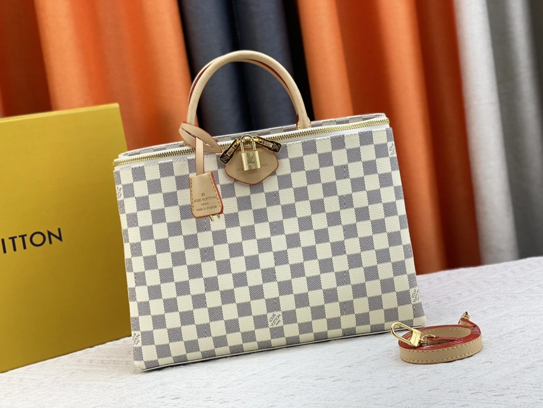 Louis Vuitton AAA Quality Handbags For Women Bold 1992