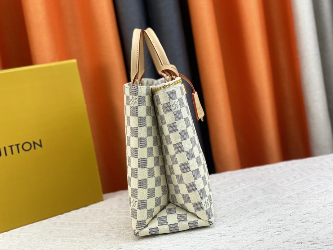 Louis Vuitton AAA Quality Handbags For Women Bold 1992