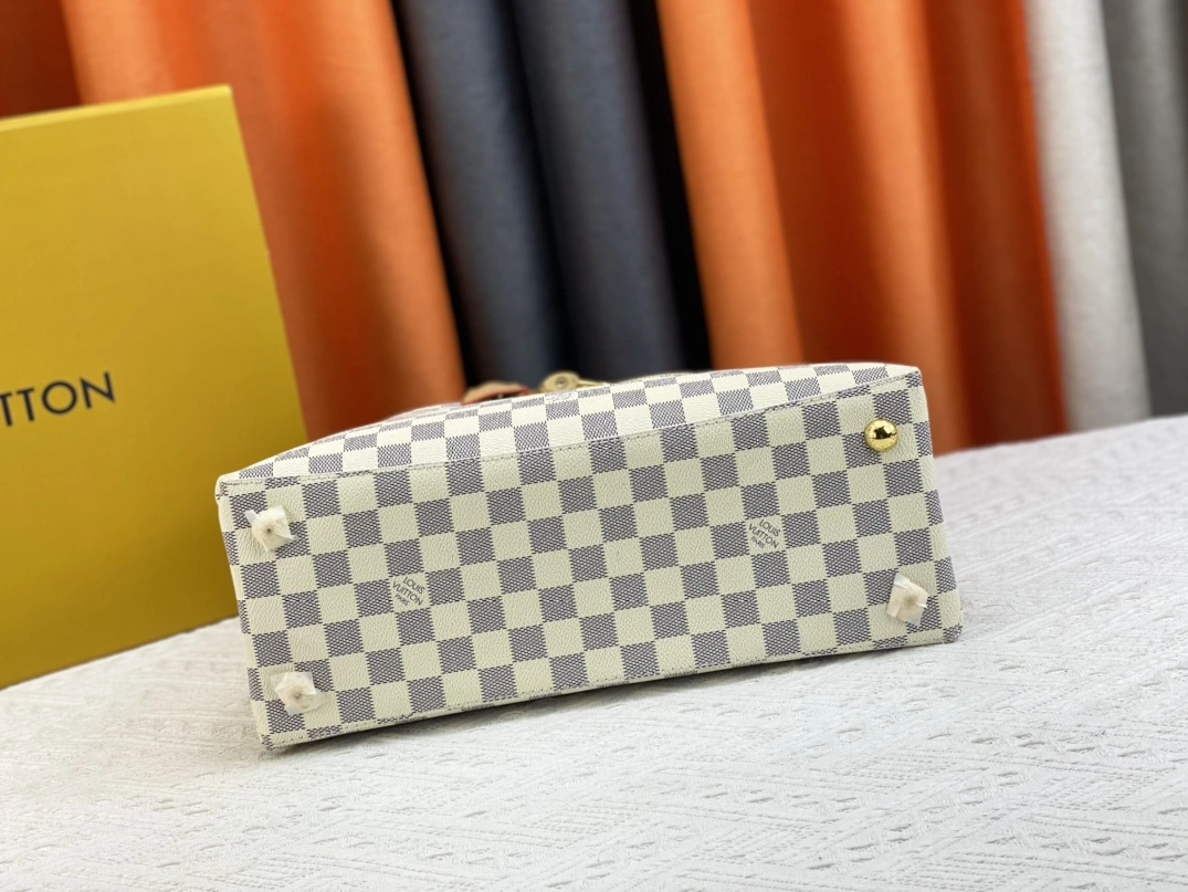 Louis Vuitton AAA Quality Handbags For Women Bold 1992