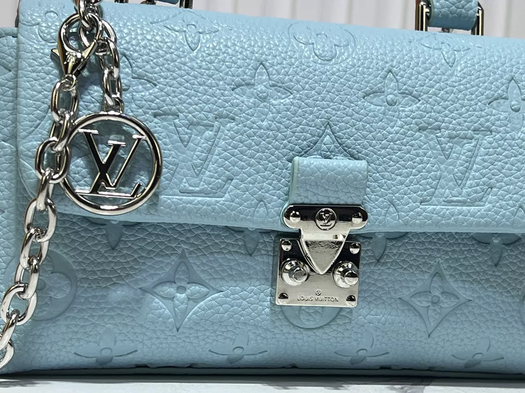 Louis Vuitton AAA Quality Handbags For Women Bold 7595