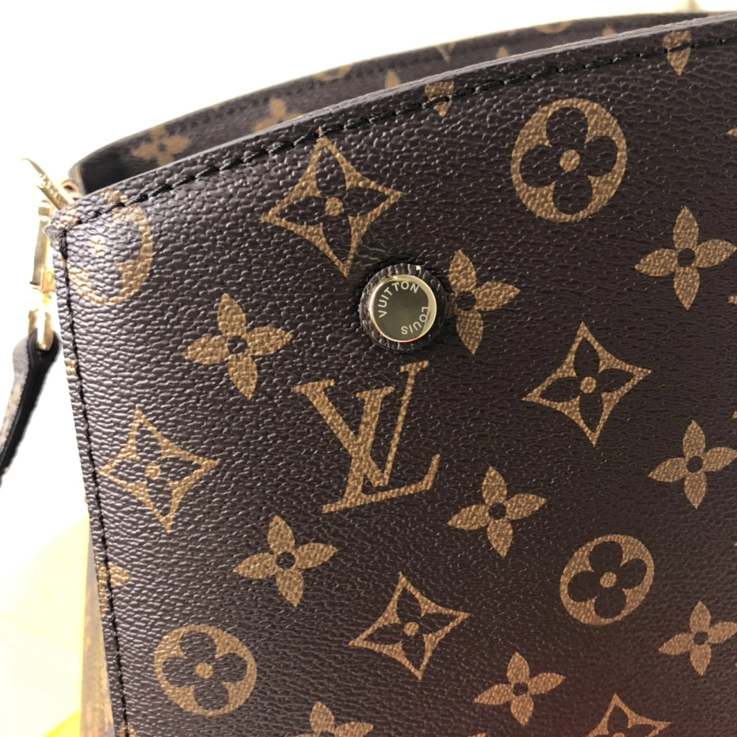 Louis Vuitton AAA Quality Handbags For Women Breathable 8167