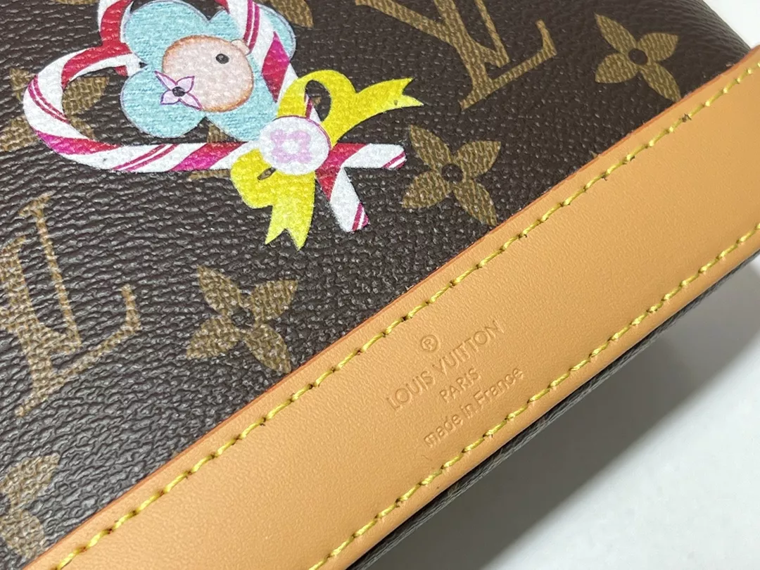 Louis Vuitton AAA Quality Handbags For Women Classic 4233