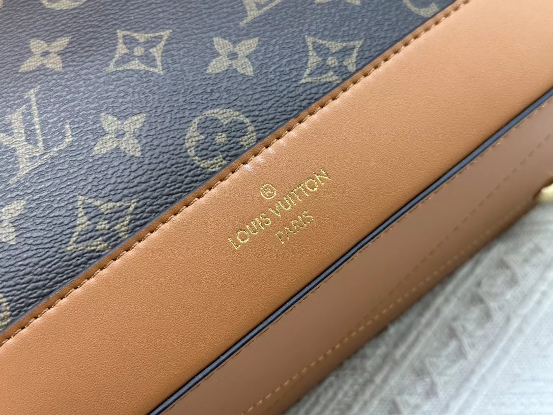 Louis Vuitton AAA Quality Handbags For Women Classic 8382