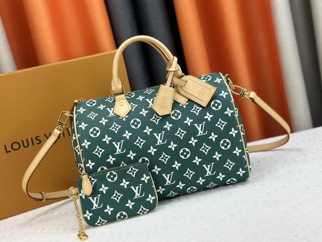 Louis Vuitton AAA Quality Handbags For Women Comfortable 2422