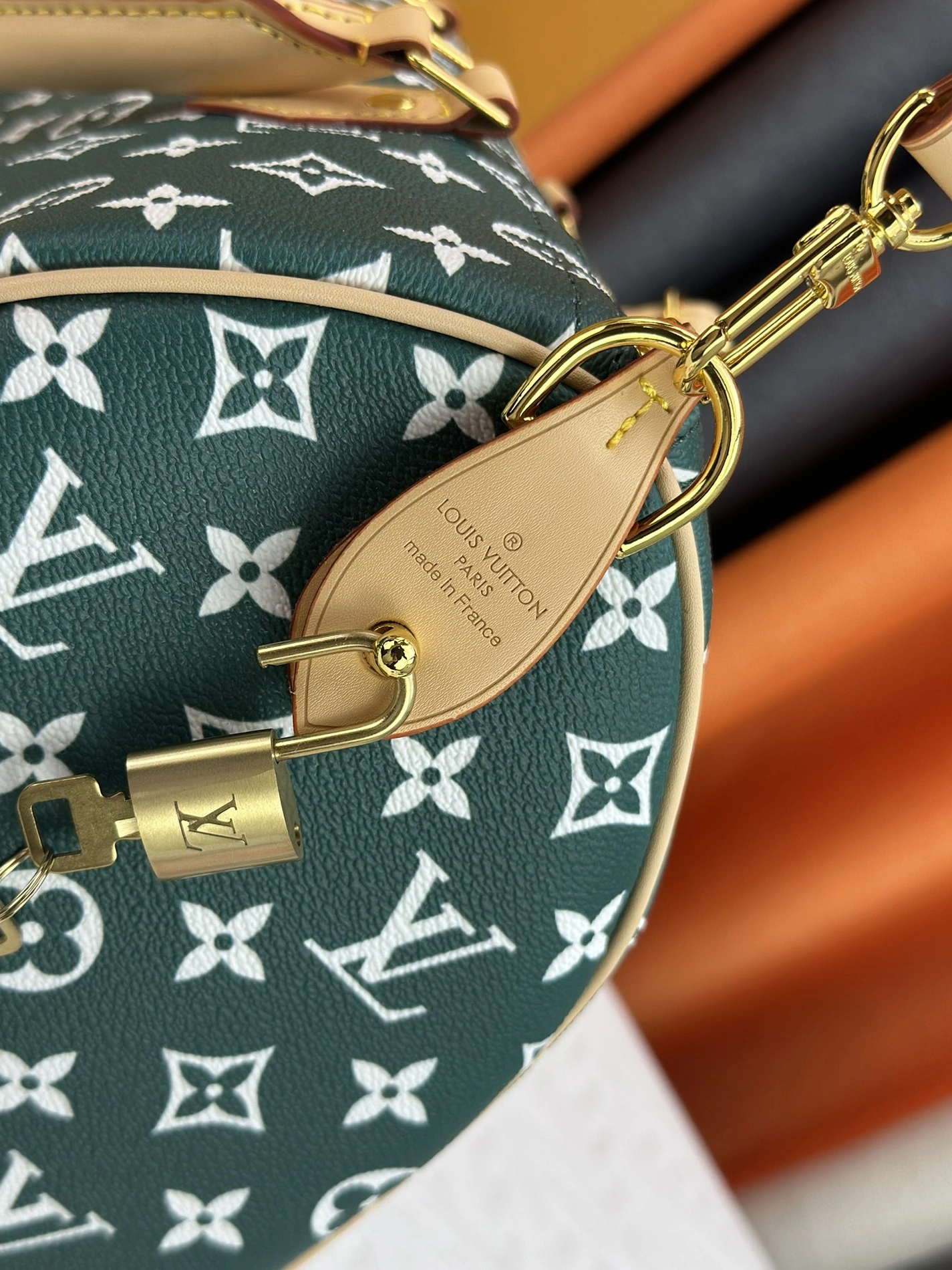 Louis Vuitton AAA Quality Handbags For Women Comfortable 2422