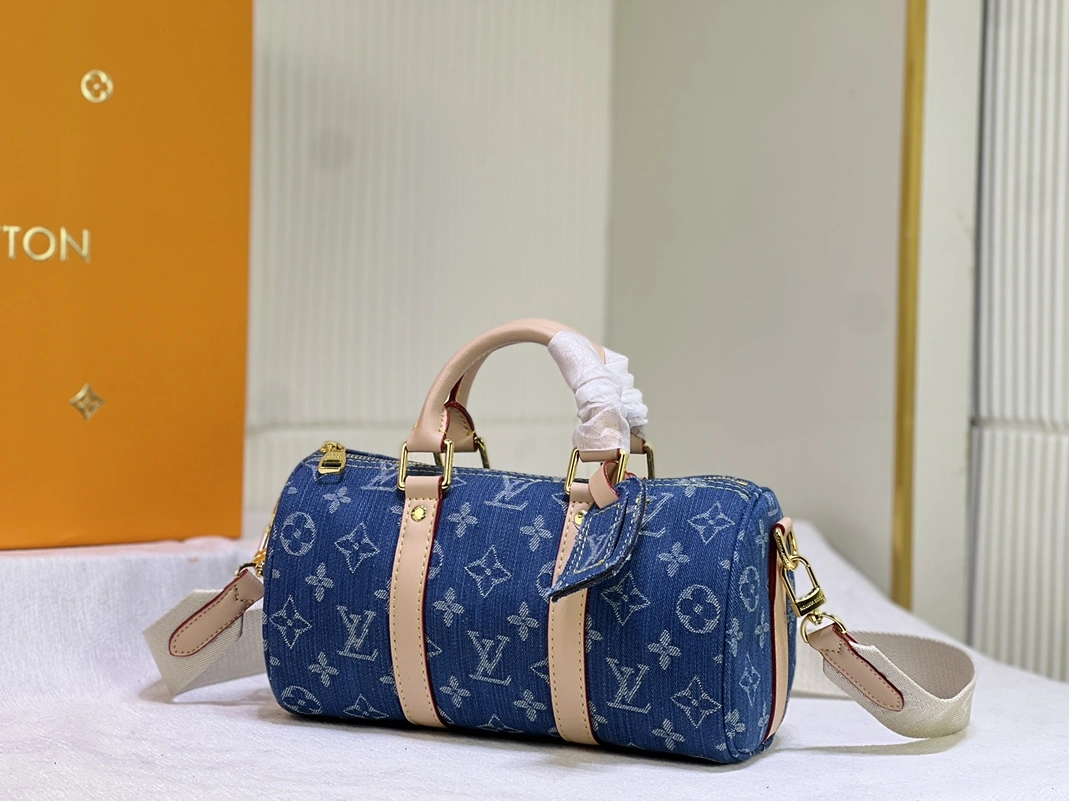 Louis Vuitton AAA Quality Handbags For Women Comfortable 2811