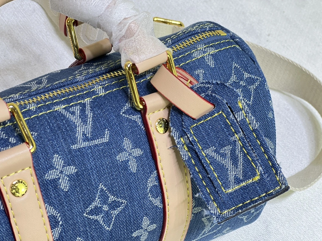 Louis Vuitton AAA Quality Handbags For Women Comfortable 2811