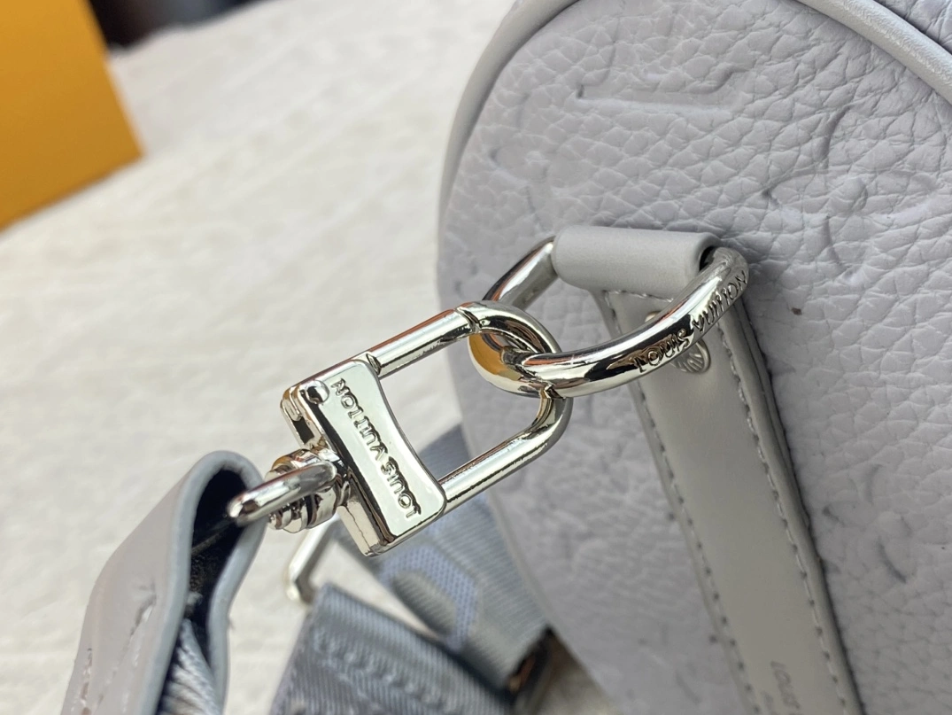 Louis Vuitton AAA Quality Handbags For Women Comfortable 2962