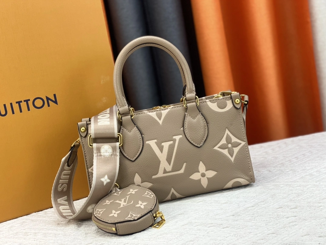 Louis Vuitton AAA Quality Handbags For Women Comfortable 403
